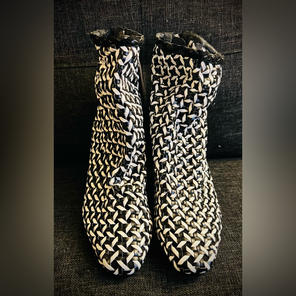 Zara Woven Black And White Booties Size 8